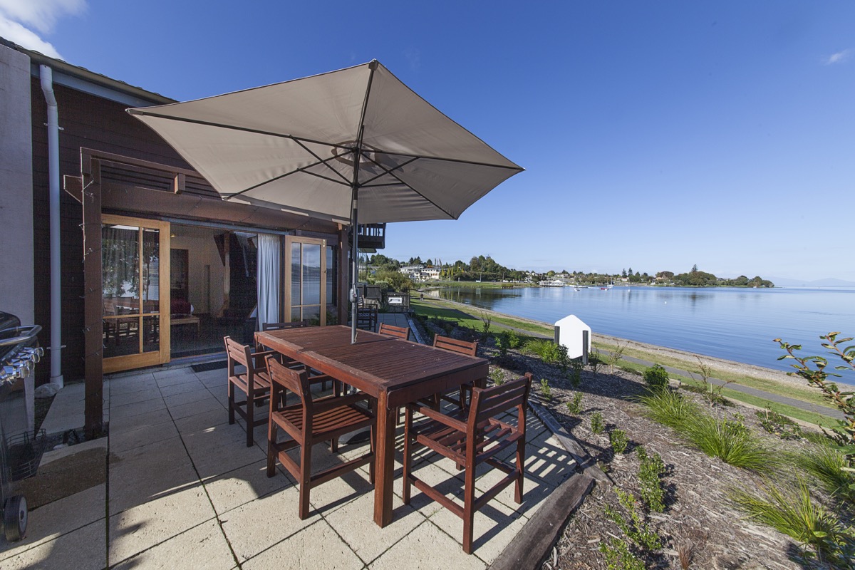 Lakefront Apartment Cascades Lakefront Motel Taupō