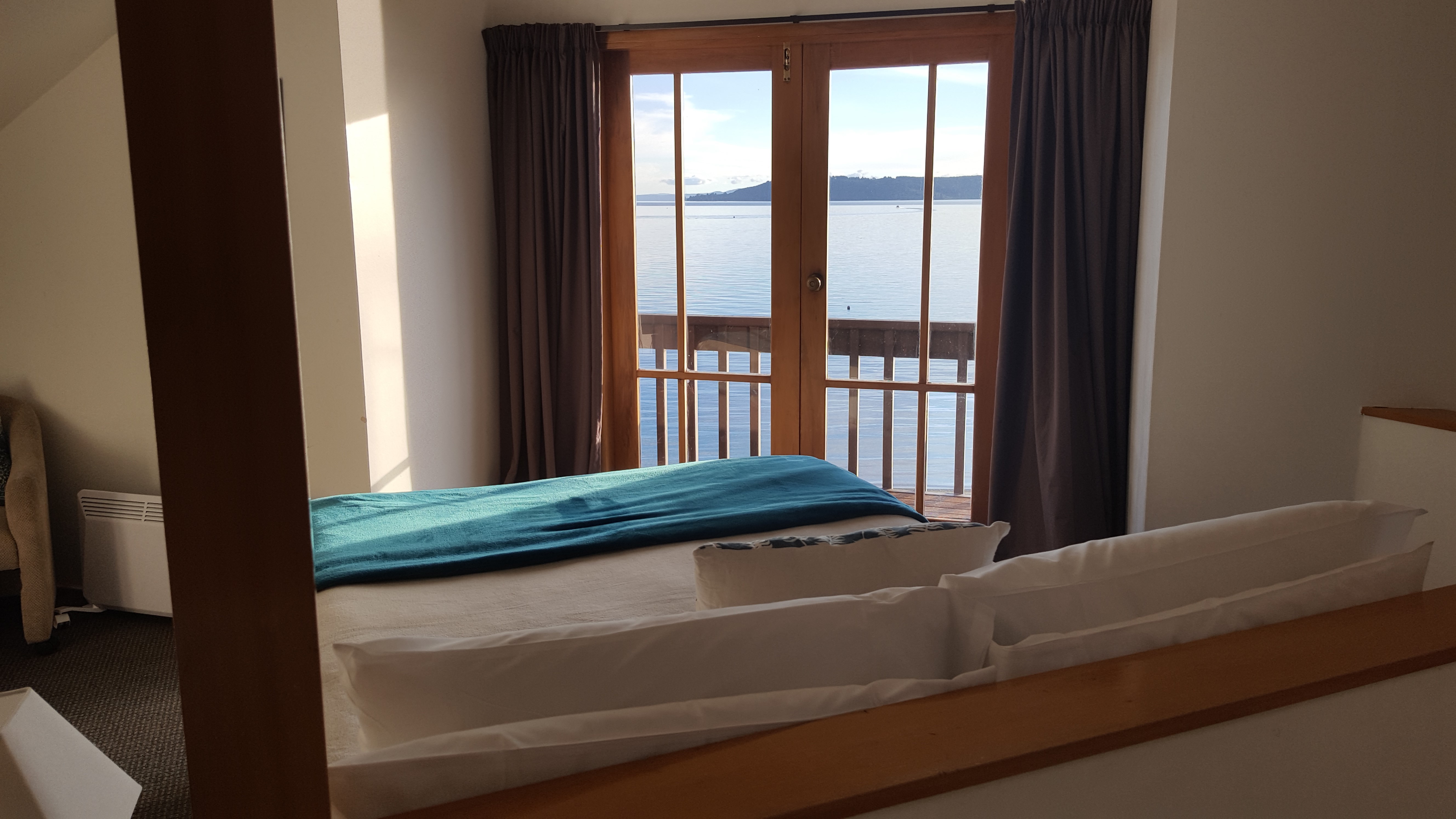 Lakefront Apartment | Cascades Lakefront Motel Taupō